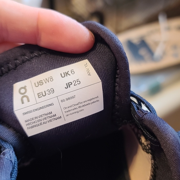 On Cloud women shoes 8W - Picture 2 of 10